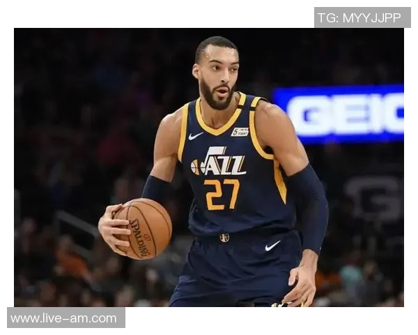 阿夫迪亚表现平平15投仅5中贡献16分7板6助攻防守端也有亮眼表现