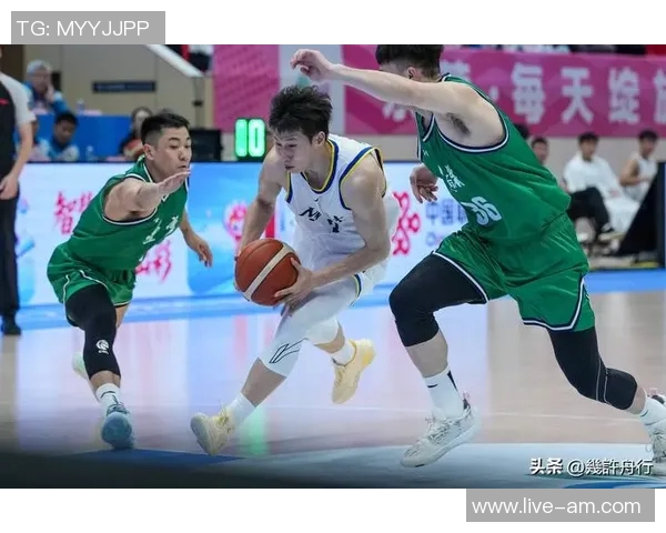 北京全运男篮热身赛大胜北控新外援雷吉佩里与西布龙首次亮相