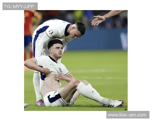 罗塞尼尔与球员亲密互动赢得年轻一代的喜爱与尊重